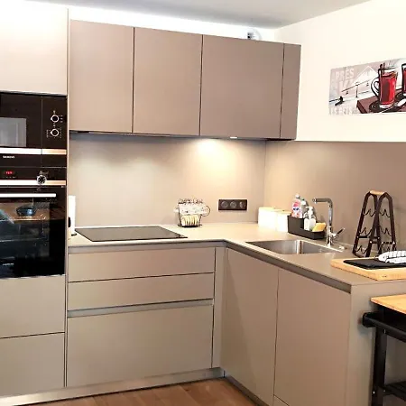 Senna - Center Spacious & Modern